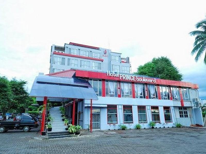 Oyo 1318 Hotel Prince Boulevard Манадо Экстерьер фото