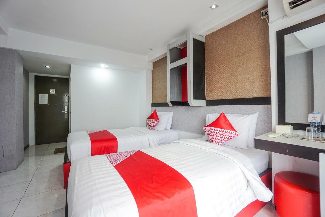 Oyo 1318 Hotel Prince Boulevard Манадо Экстерьер фото