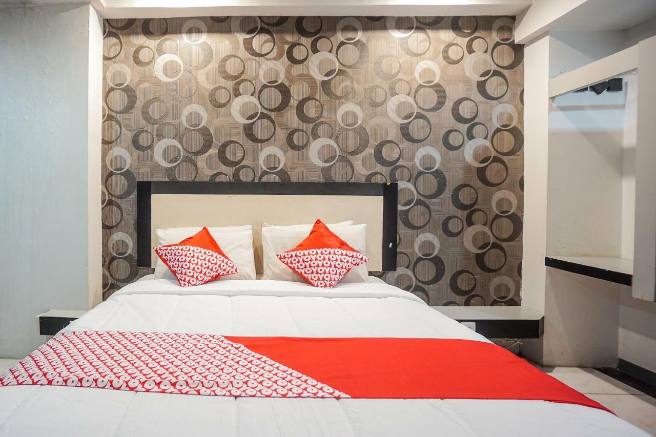 Oyo 1318 Hotel Prince Boulevard Манадо Экстерьер фото