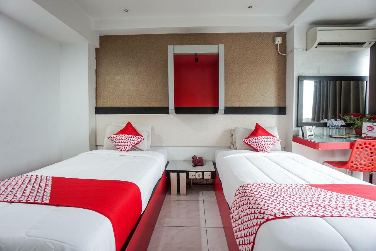 Oyo 1318 Hotel Prince Boulevard Манадо Экстерьер фото