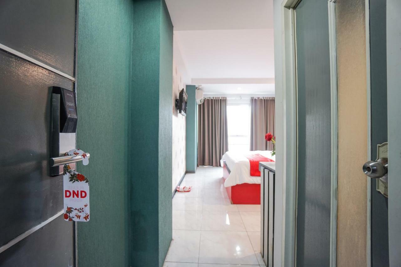 Oyo 1318 Hotel Prince Boulevard Манадо Экстерьер фото